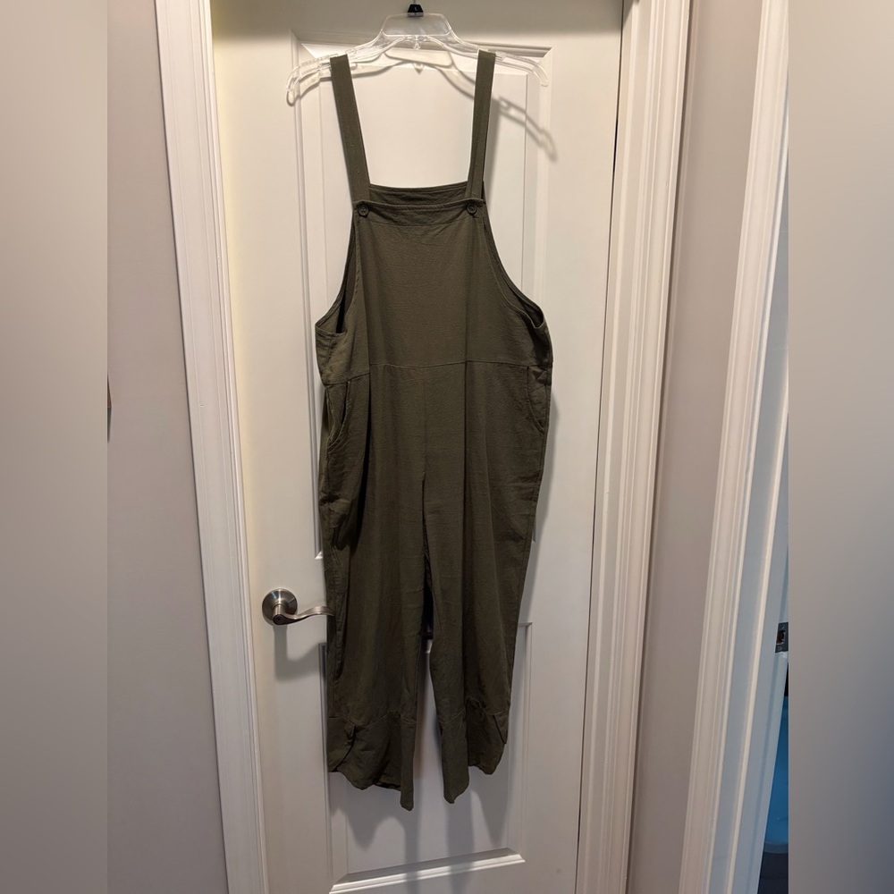 Olive Green Women's cropped Jumpsuit